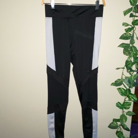 Workout leggings with mesh details - Picture 1 of 3